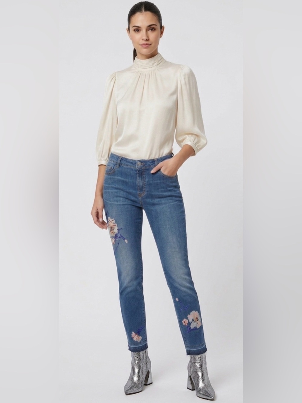 Ermanno Scervino Couture Velvet Cutaway Appliqué Floral Jeans: 31US/ 44EU